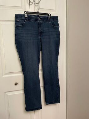 Lee Plus Blue Jeans Regular Fit Straight Leg Mid Rise with Flex Motion Size 18